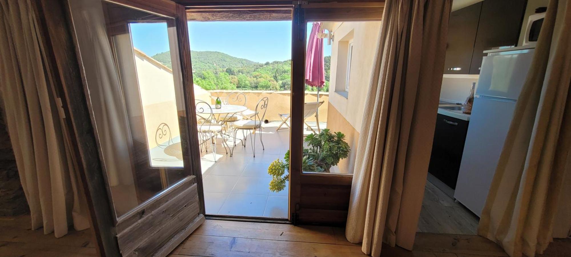 Résidence Hôtelière La Sarrazine La Garde-Freinet Esterno foto