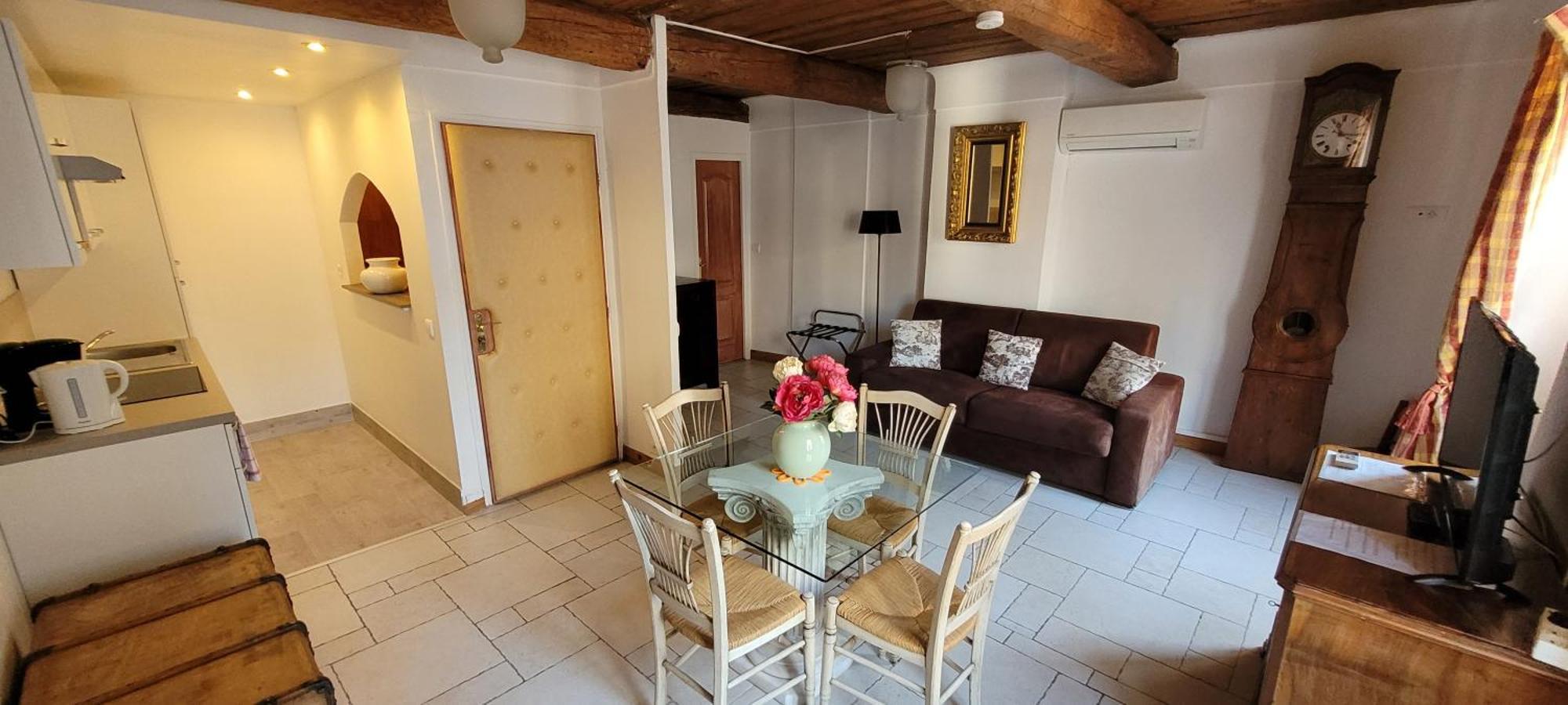 Résidence Hôtelière La Sarrazine La Garde-Freinet Esterno foto