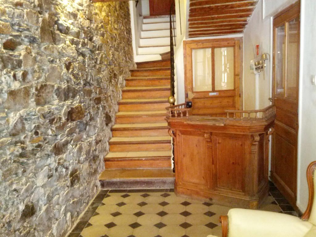 Résidence Hôtelière La Sarrazine La Garde-Freinet Esterno foto
